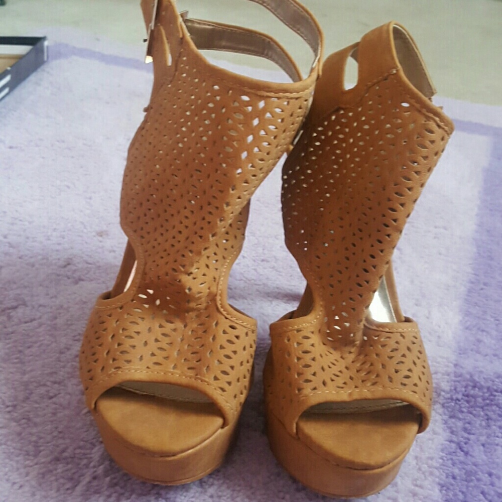 High Heels - Picture 2 of 6